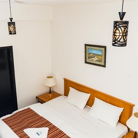 Pan Emirates Hotel Apartments Шарджа Экстерьер фото