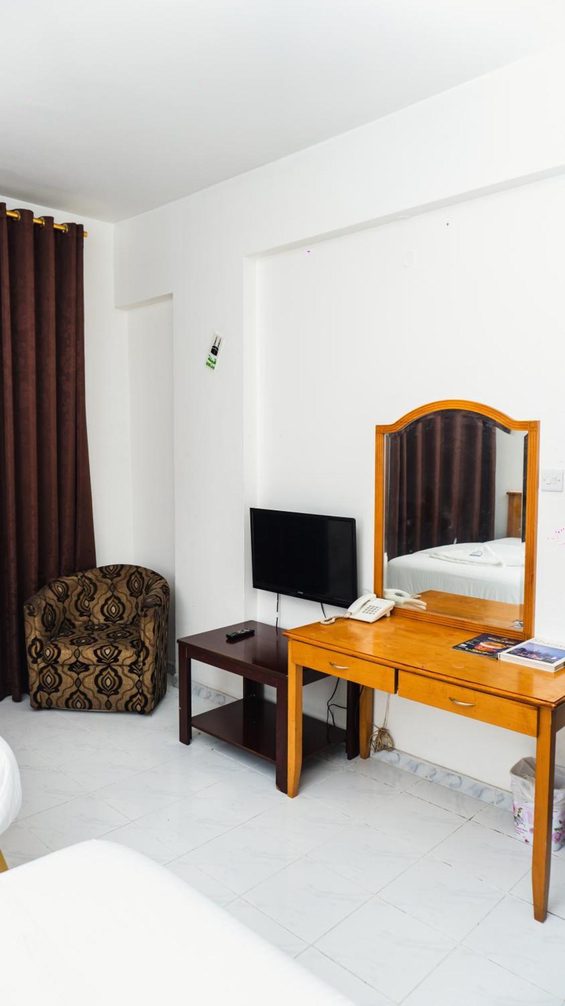 Pan Emirates Hotel Apartments Шарджа Экстерьер фото