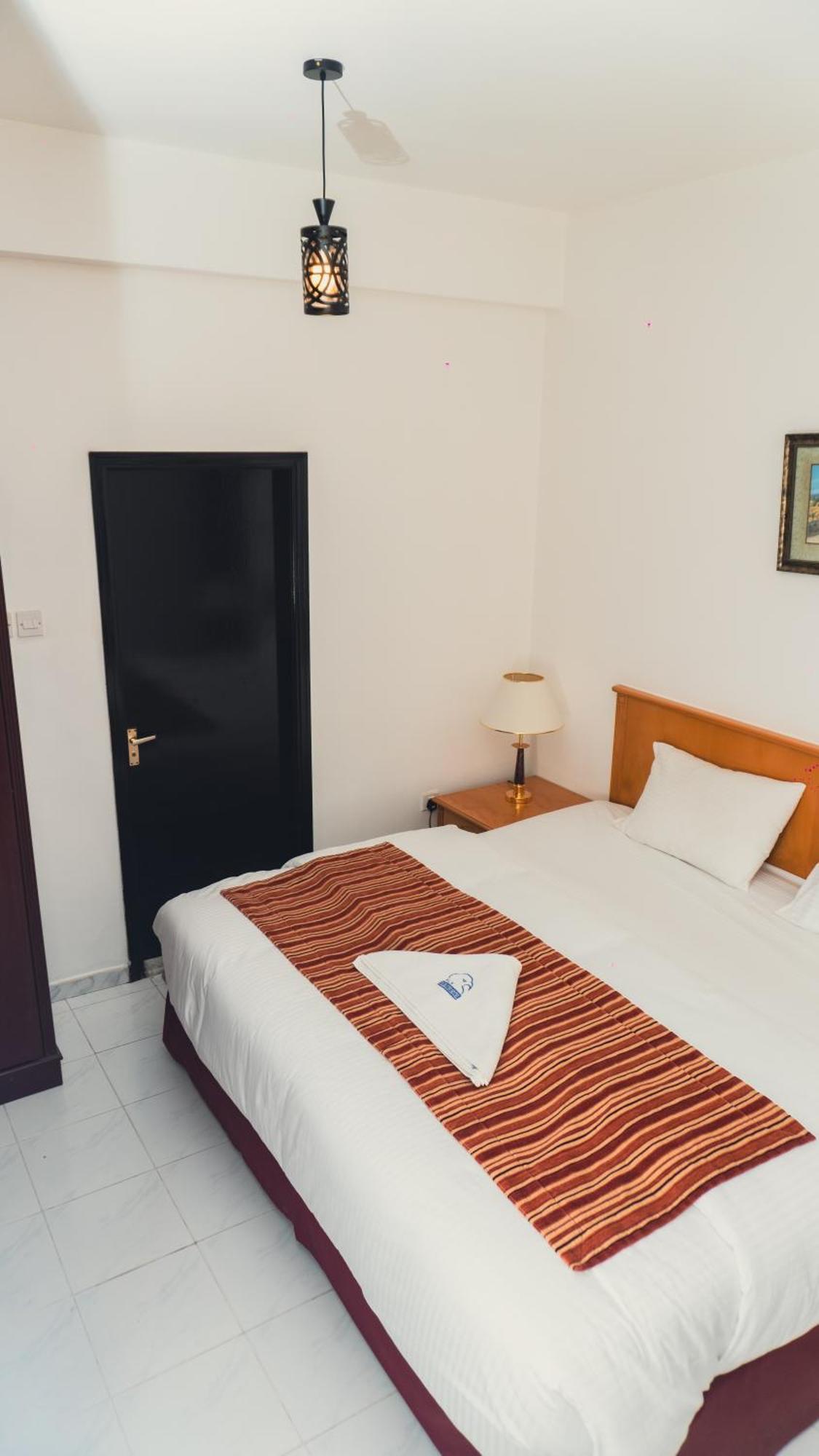 Pan Emirates Hotel Apartments Шарджа Экстерьер фото