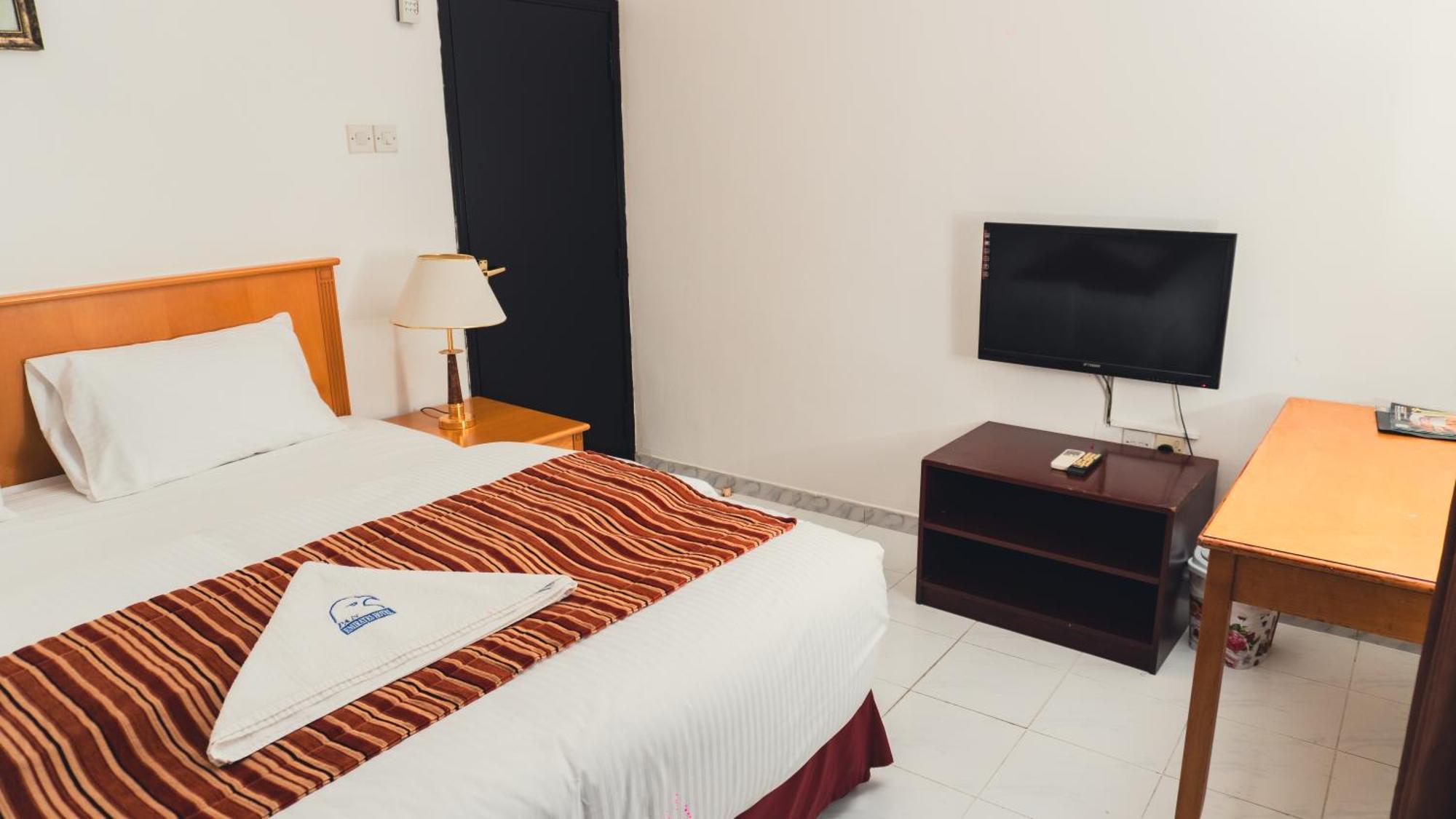 Pan Emirates Hotel Apartments Шарджа Экстерьер фото